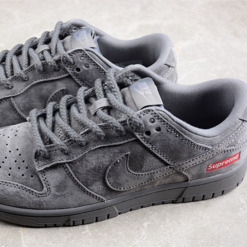 Nike SB Dunk x Supreme - HYPER LIST