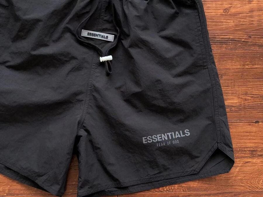 Shorts Fear of God Essentials Refletivo - HYPER LIST