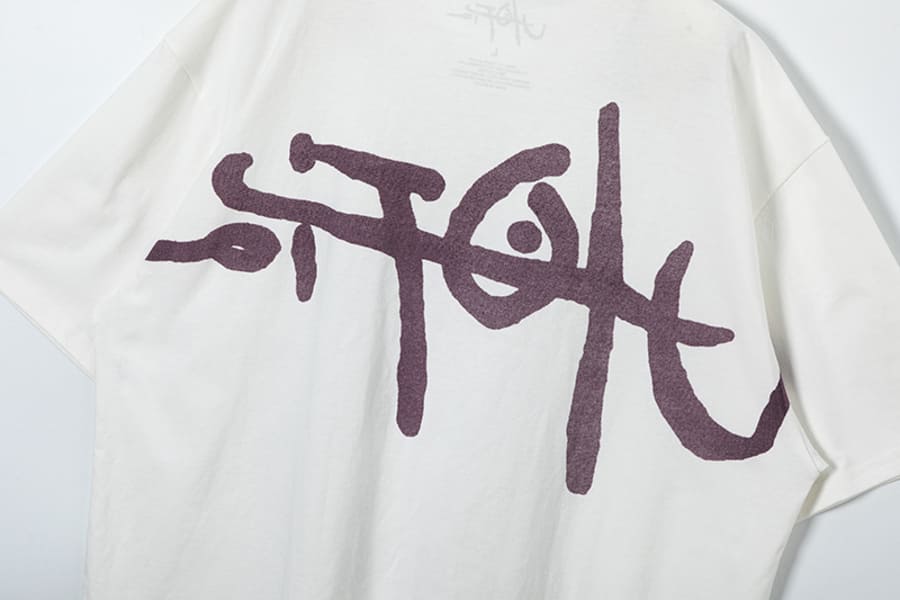 Camiseta Travis Scott x KAWS - HYPER LIST