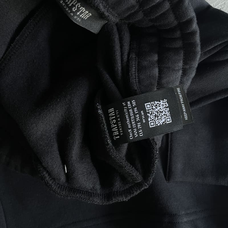 Conjunto Trapstar Irongate T Tech Zip Black - HYPER LIST