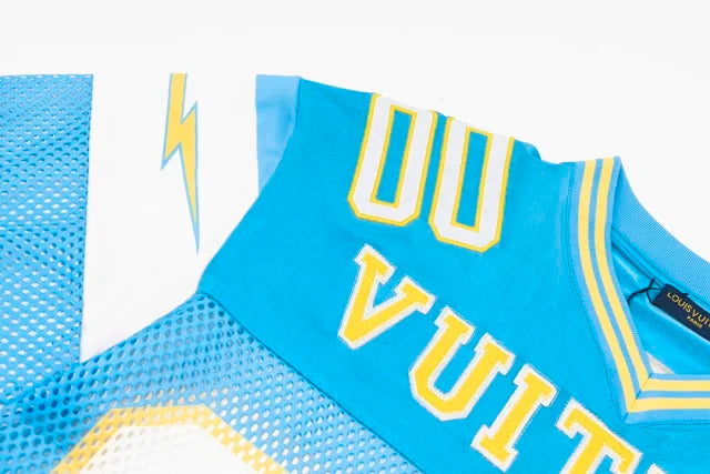 Camiseta Louis Vuitton Sporty with Patch - HYPER LIST
