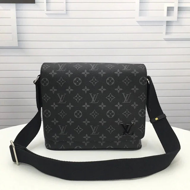 Louis Vuitton Bag Messenger District Monogram Eclipse - HYPER LIST