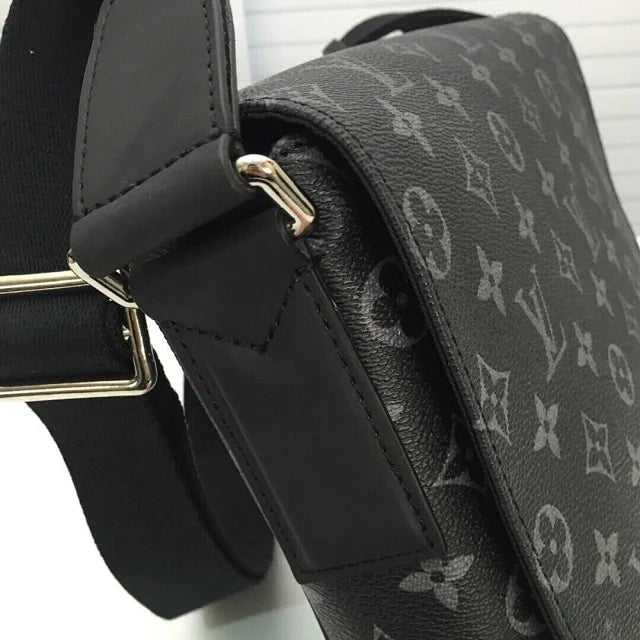 Louis Vuitton Bag Messenger District Monogram Eclipse - HYPER LIST