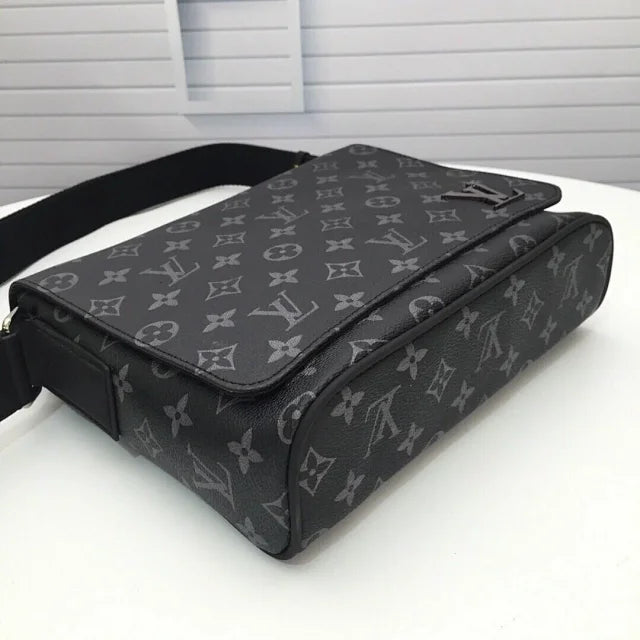 Louis Vuitton Bag Messenger District Monogram Eclipse - HYPER LIST