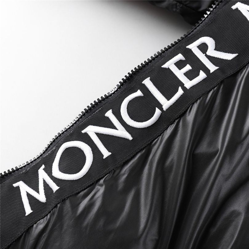 Jacket Puffer Moncler Hooded Black MCL017