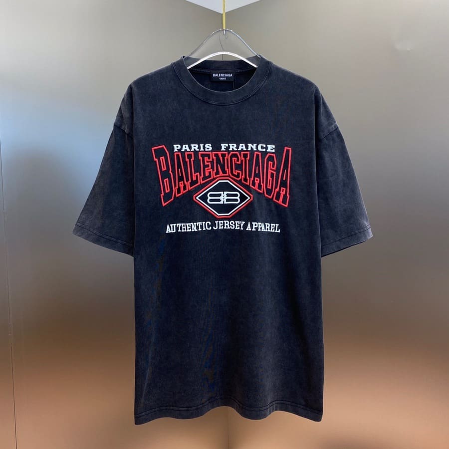 Camiseta Balenciaga B Authentic Vintage - HYPER LIST