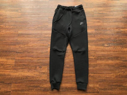 Calça Nike Tech Fleece Preta - HYPER LIST