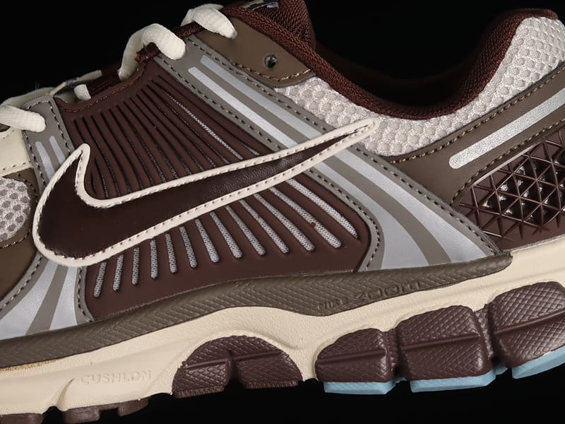 Nike Zoom Vomero 5 Earth Fossil - HYPER LIST