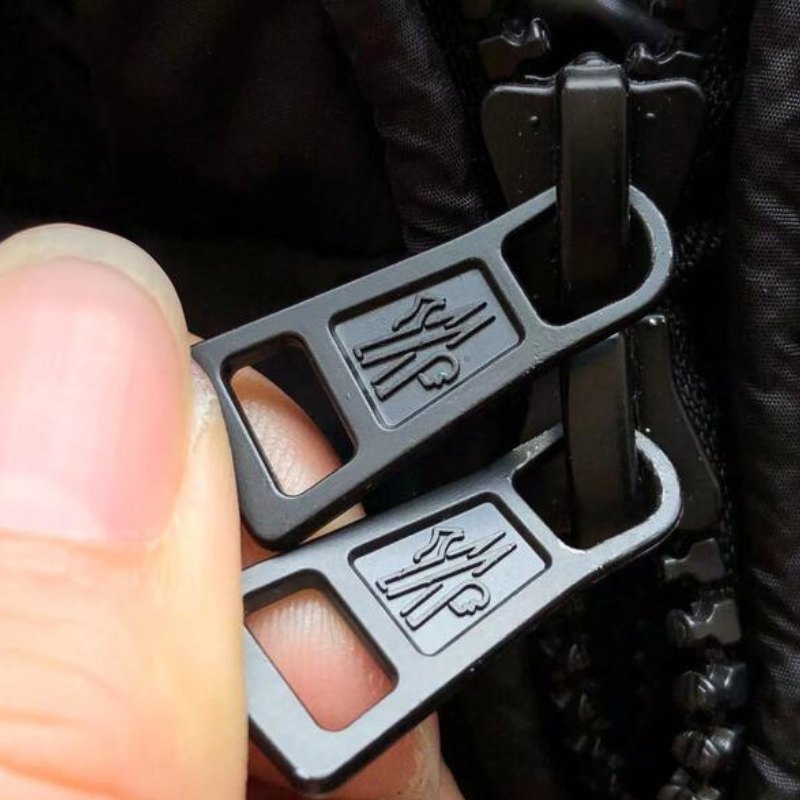 Jacket Moncler Montcla MCL057