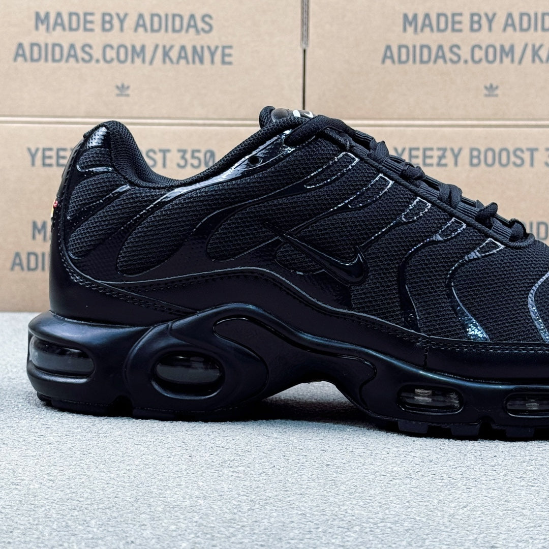 Nike TN PLUS Black