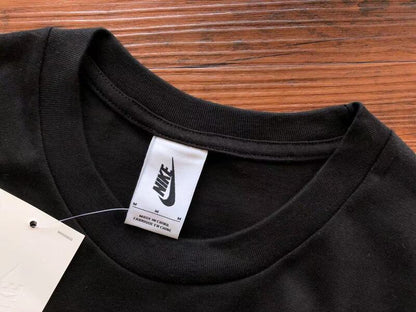 Camiseta Nike x Stussy - HYPER LIST