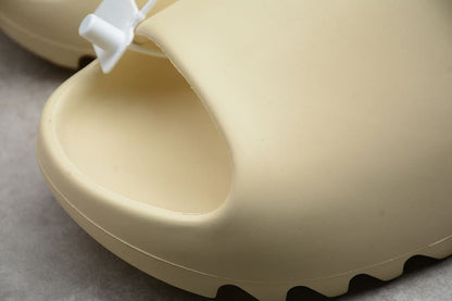 Adidas Yeezy Slide Bone - HYPER LIST