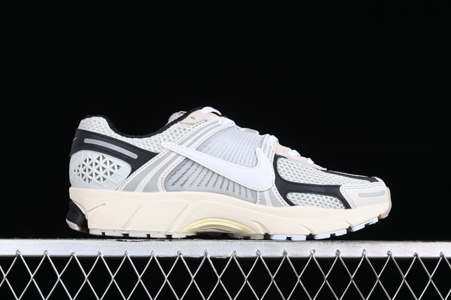 Nike Zoom Vomero 5 Supersonic - HYPER LIST