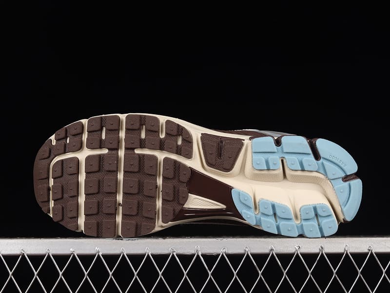Nike Zoom Vomero 5 Earth Fossil - HYPER LIST