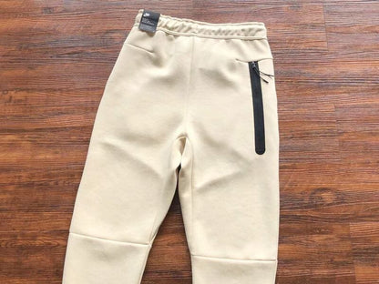 Conjunto Nike Tech Fleece Creme - HYPER LIST