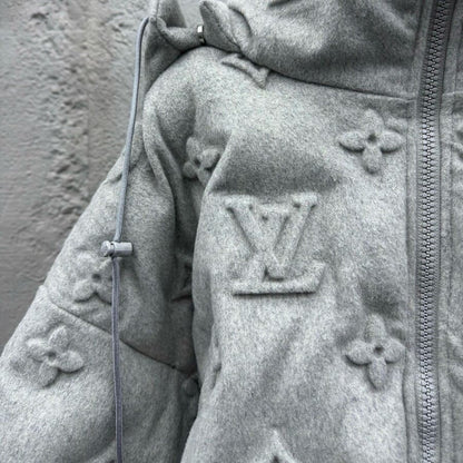 Jaqueta Monogram Louis Vuitton Boyhood - HYPER LIST