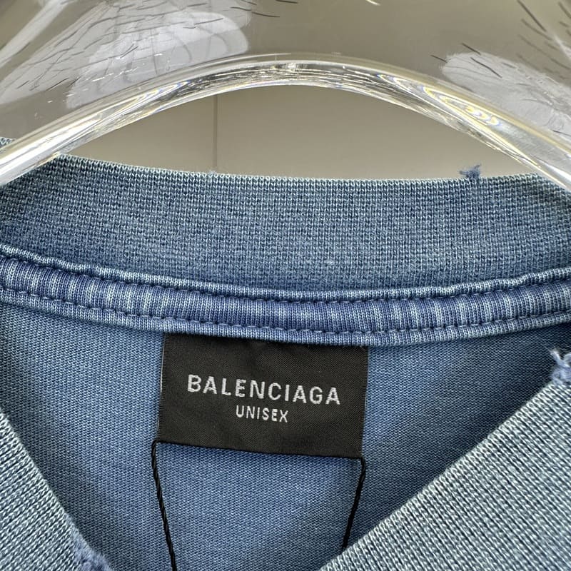 Camiseta Balenciaga Tape Type Azul - HYPER LIST