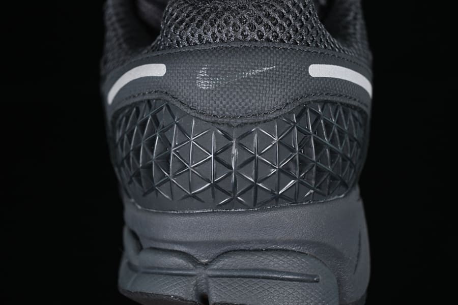 Nike Zoom Vomero 5 Anthracite - HYPER LIST