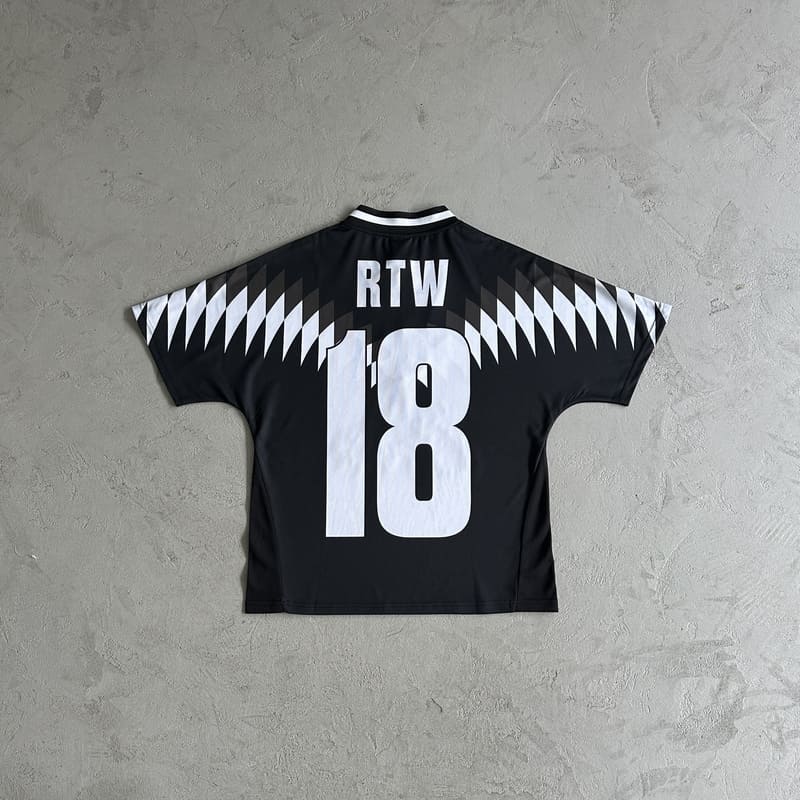 Camiseta Corteiz Futebol Preto - HYPER LIST