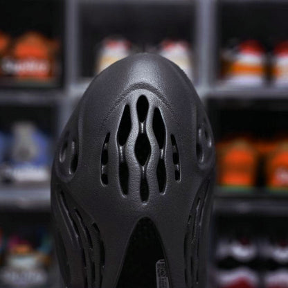 Yeezy Foam Runner Black