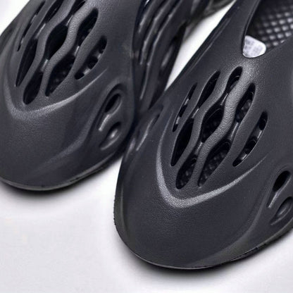 Yeezy Foam Runner Black