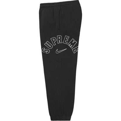 Calça Supreme x Nike Arc - HYPER LIST