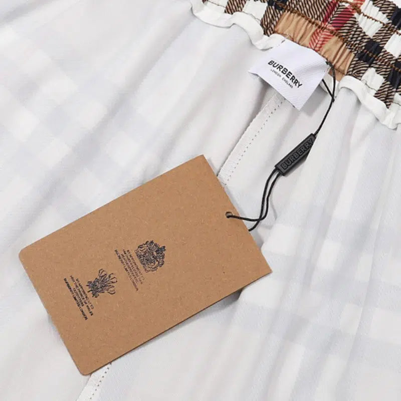 Short Burberry Classic Chess BY028