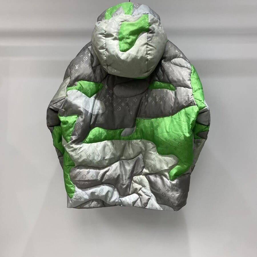Jaqueta Louis Vuitton Patchworked Portrait Puffer - HYPER LIST