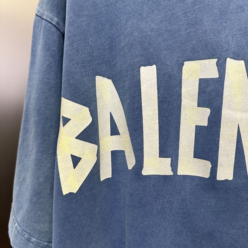 Camiseta Balenciaga Tape Type Azul - HYPER LIST