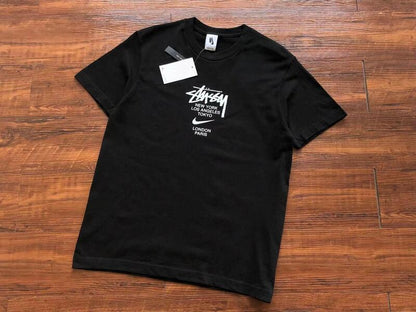 Camiseta Nike x Stussy - HYPER LIST