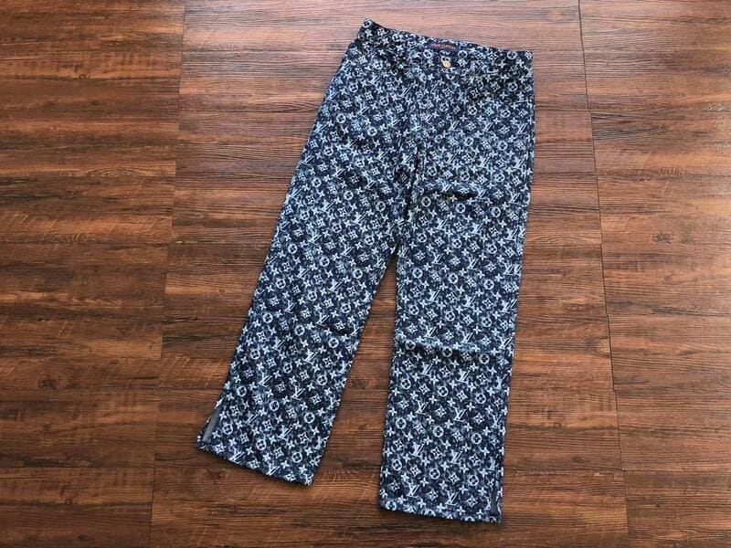 Calça Louis Vuitton Monogram Denim - HYPER LIST