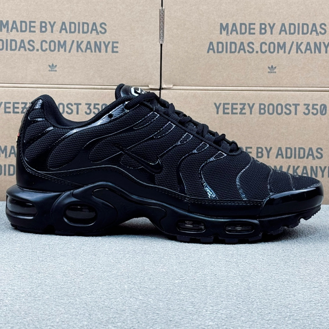 Nike TN PLUS Black