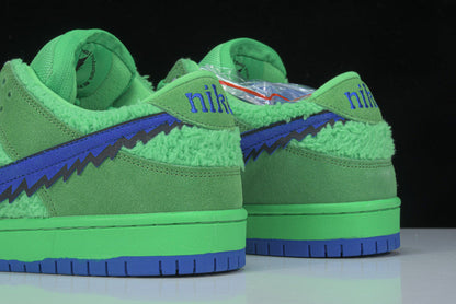 Nike SB Dunk Low Grateful Dead Bears Green - HYPER LIST
