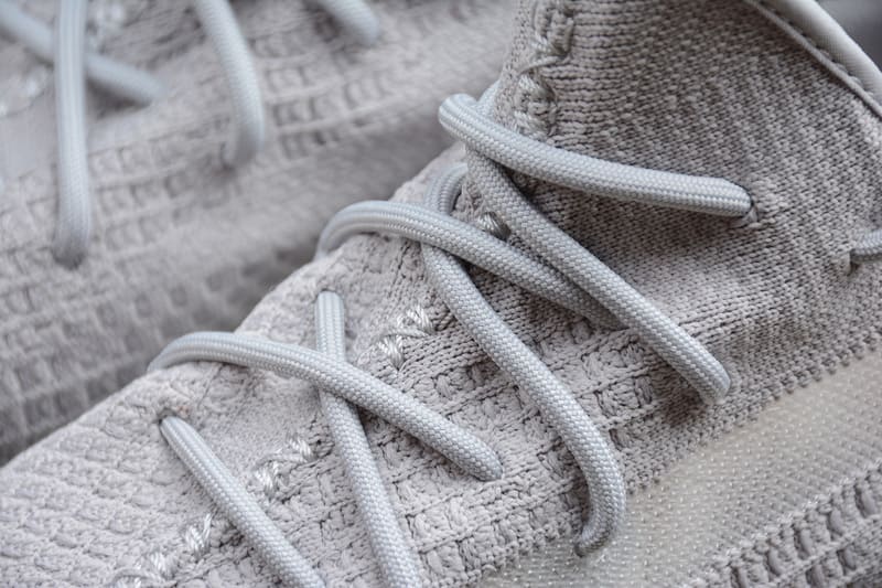 Adidas Yeezy 350 V2 Tail Light - HYPER LIST