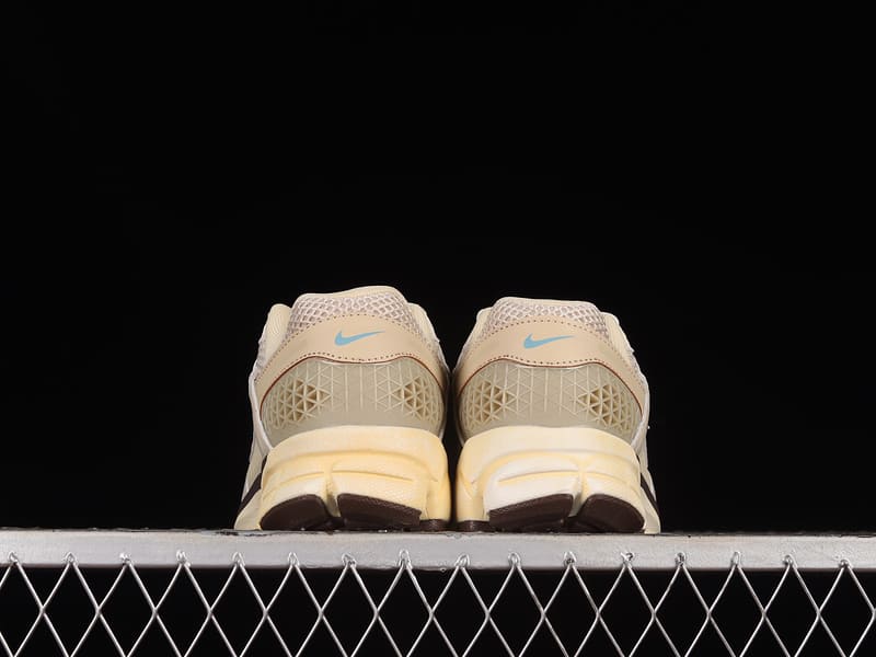 Nike Zoom Vomero 5 Oatmeal - HYPER LIST