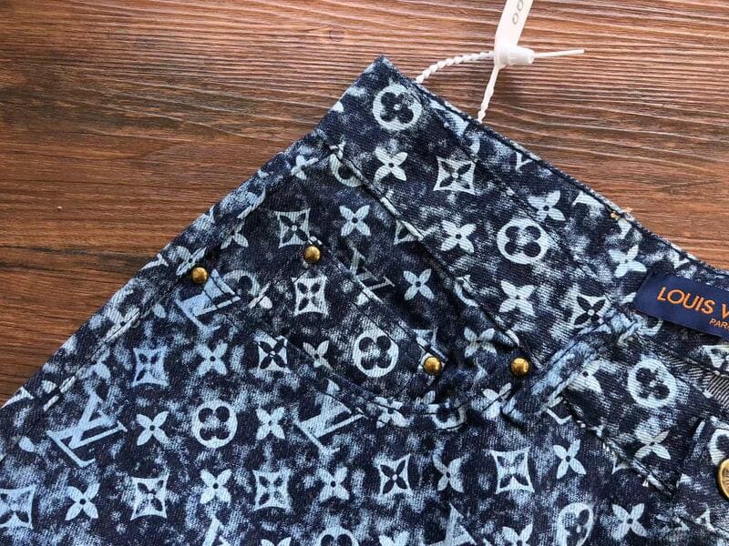 Calça Louis Vuitton Monogram Denim - HYPER LIST