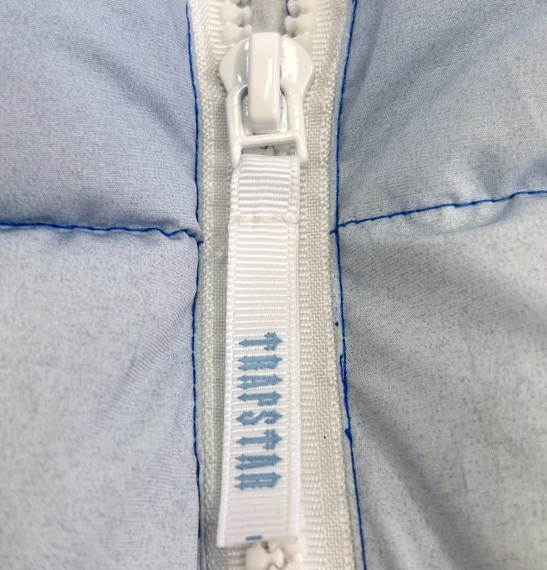 Colete Trapstar Irongate T Badge Gilet Ice - HYPER LIST