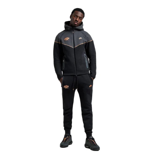 Conjunto Tech Fleece Nike x Syna World - HYPER LIST