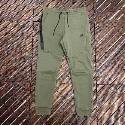 Conjunto Nike Tech Fleece Rough Green Black - HYPER LIST