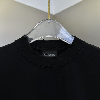 Camiseta Balenciaga Cracked Logo Distressed - HYPER LIST