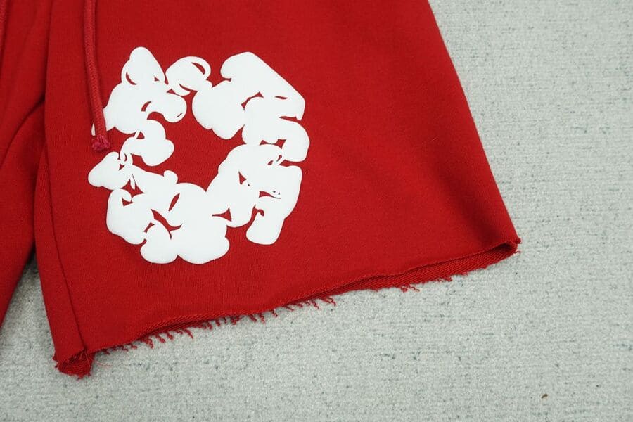 Short en jean déchiré The Cotton Wreath Rouge