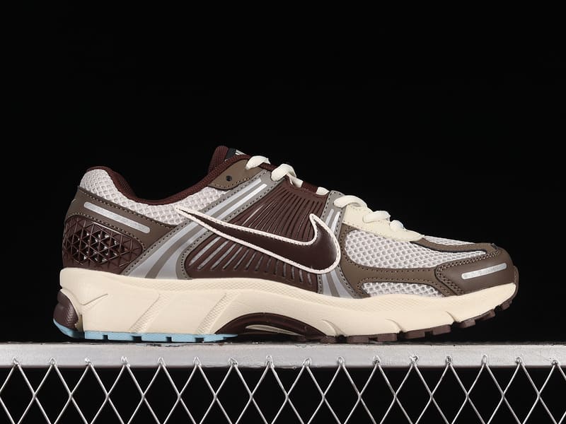 Nike Zoom Vomero 5 Earth Fossil - HYPER LIST