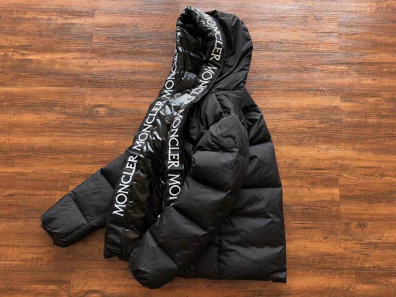 Jaqueta Moncler Montcla - HYPER LIST