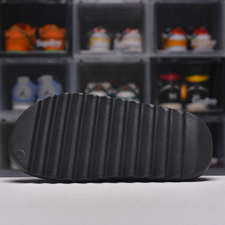 Yeezy Slide Black