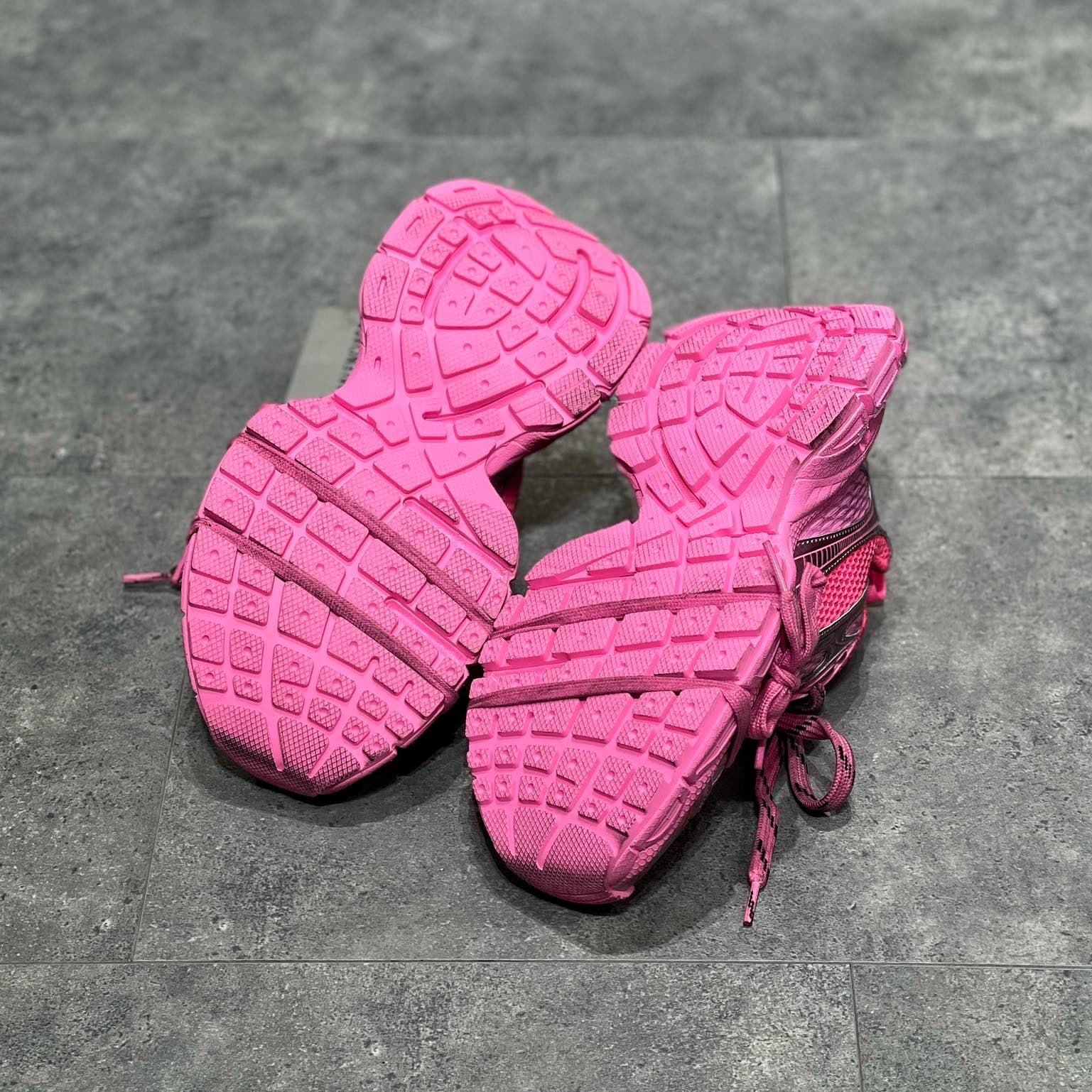 Balenciaga 3XL Pink - HYPER LIST
