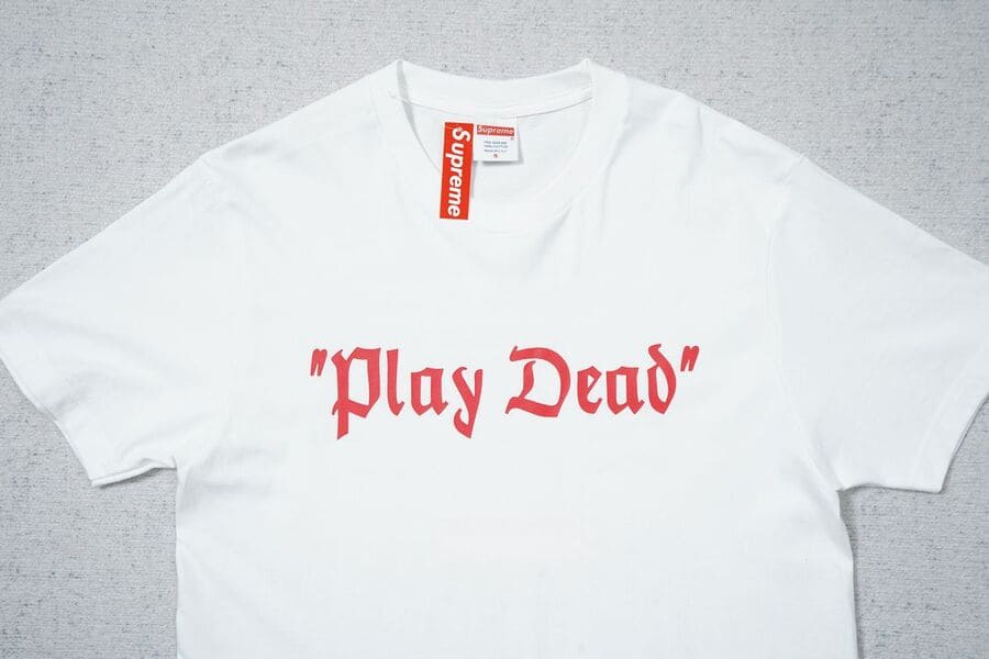 Camiseta Supreme “Play Dead” - HYPER LIST