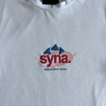 Camiseta Syna World x Evian Logo - HYPER LIST