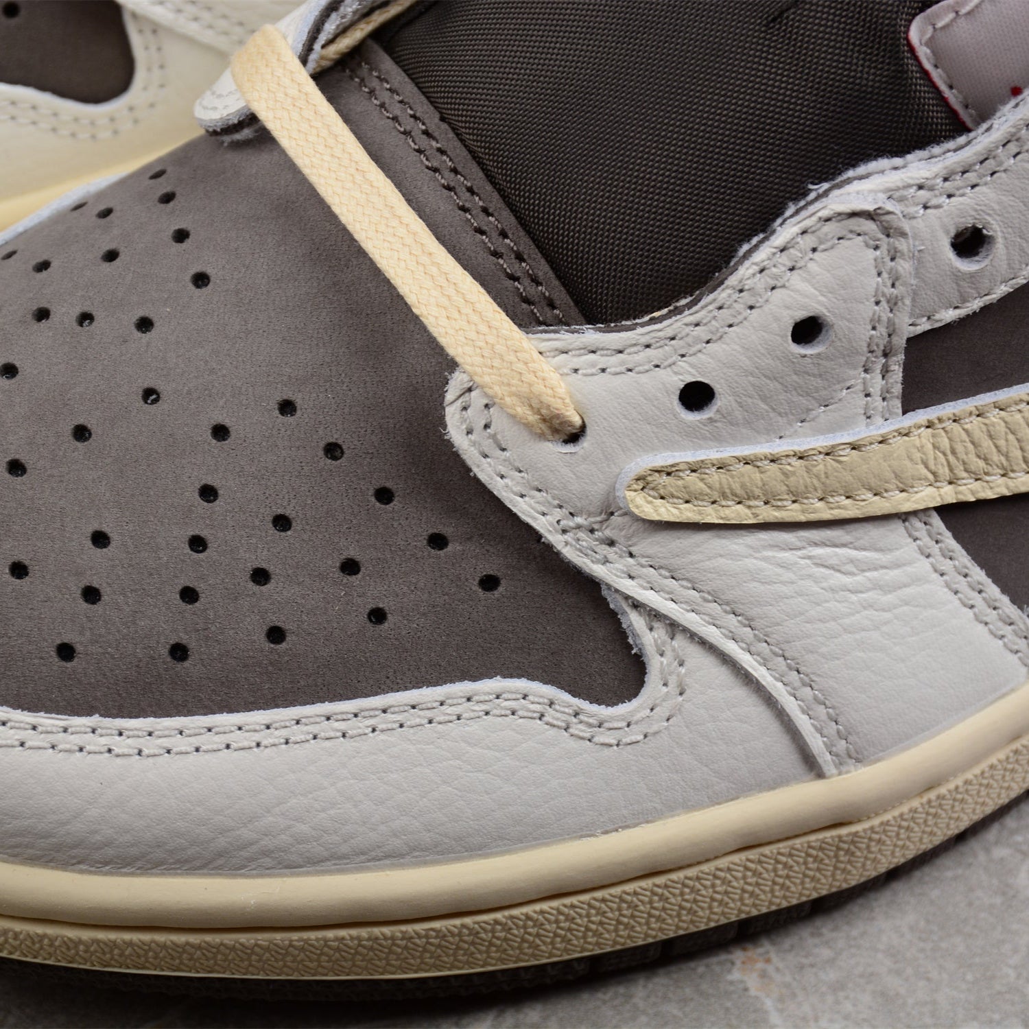 Travis Scott x Air Jordan 1 Low Reverse Mocha - HYPER LIST