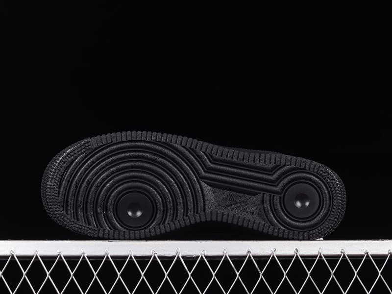 Air Force Supreme Black - HYPER LIST