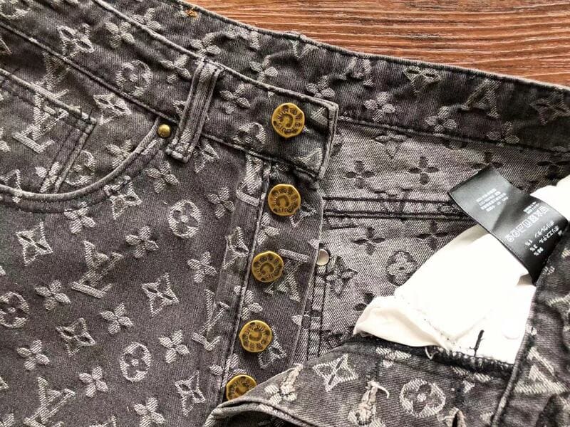 Calça Louis Vuitton Distressed Baggy Monogram Jeans - HYPER LIST